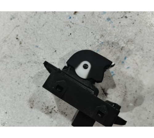 Кнопка стеклоподъёмника передняя правая