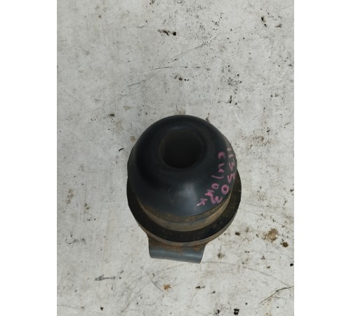 Отбойник передней рессоры левый