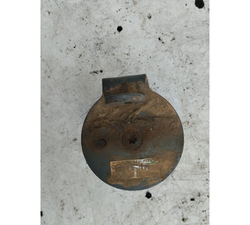 Отбойник передней рессоры левый