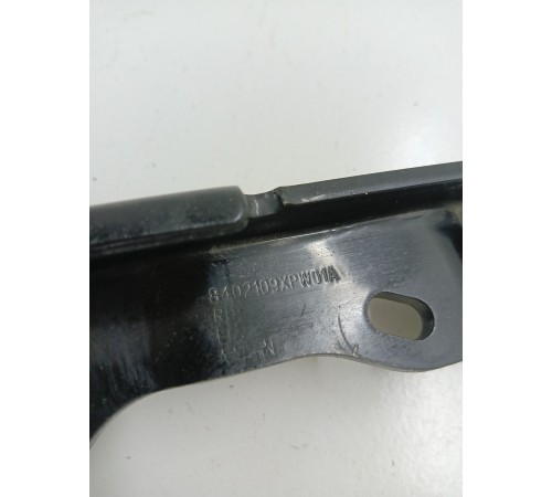 Петля капота правая