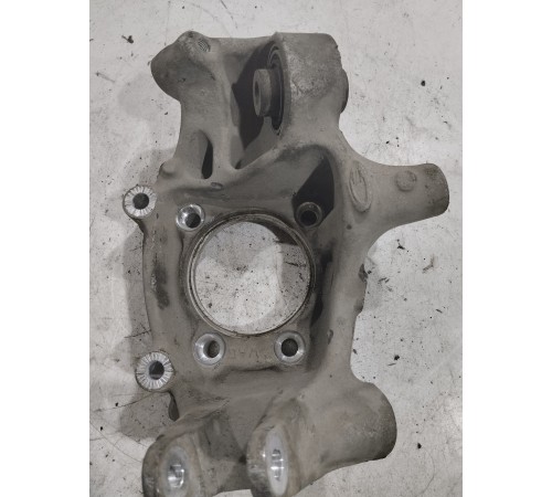 Кулак поворотный(задний левый)