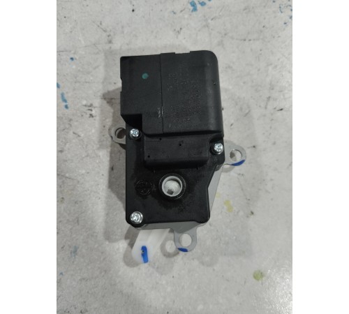 Сервопривод заслонки печки