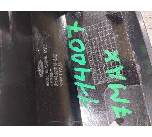 Накладка крышки багажника правая