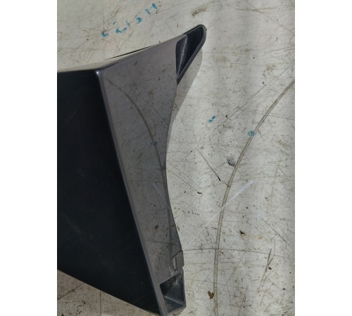 Накладка крышки багажника правая