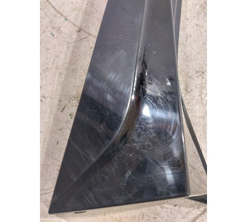 Накладка крышки багажника правая