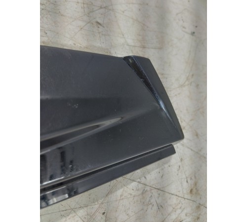 Накладка крышки багажника правая