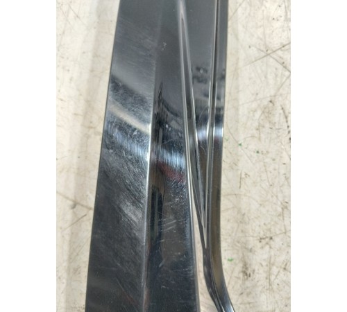 Накладка крышки багажника правая