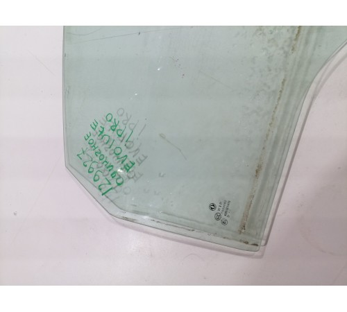 Стекло двери заднее правое