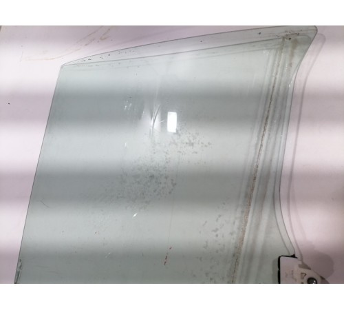 Стекло двери заднее правое