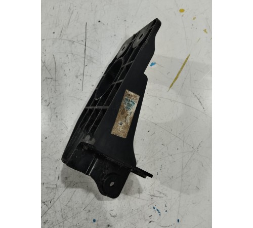 Кронштейн (крепление) фары противотуманной правый