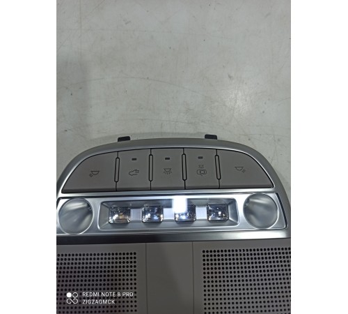 Плафон внутреннего освещения(передний)