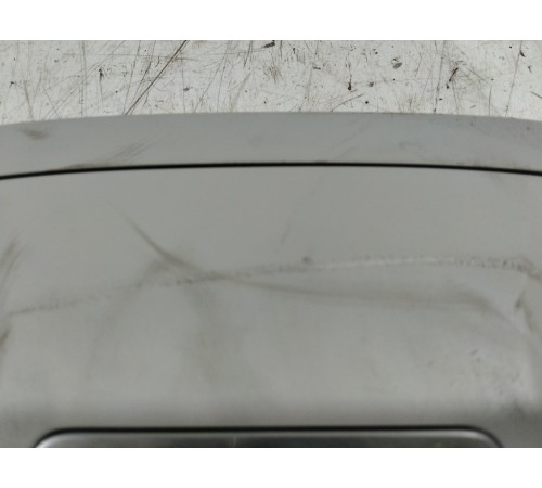 Плафон внутреннего освещения салона передний