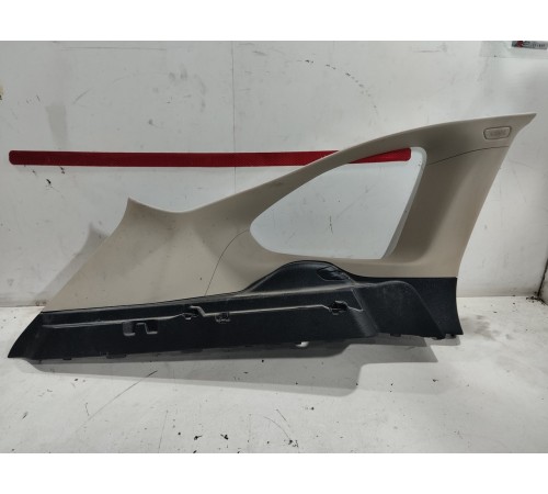 Накладка стойки (задняя левая)