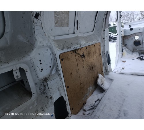 Левая сторона кузова