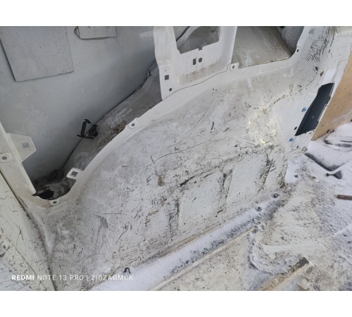 Левая сторона кузова