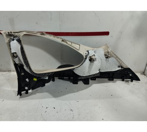 Накладка стойки (задняя левая)