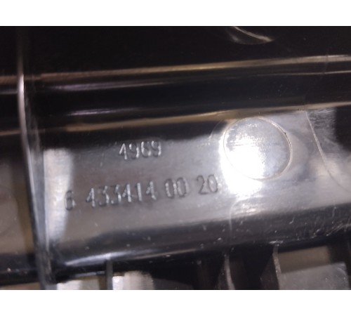 Накладка стойки (задняя левая)