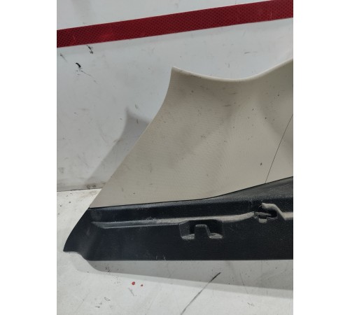 Накладка стойки (задняя левая)