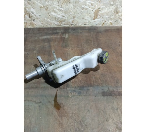 Главный тормозной цилиндр с бачком