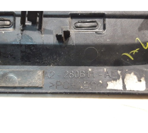 Молдинг крыла переднего левого