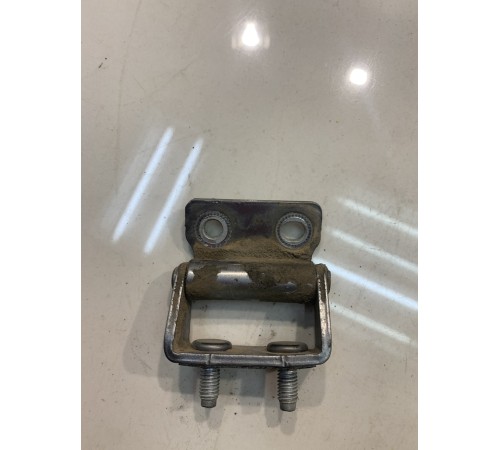 Петля двери багажника (правая)