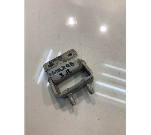 Петля двери багажника (правая)