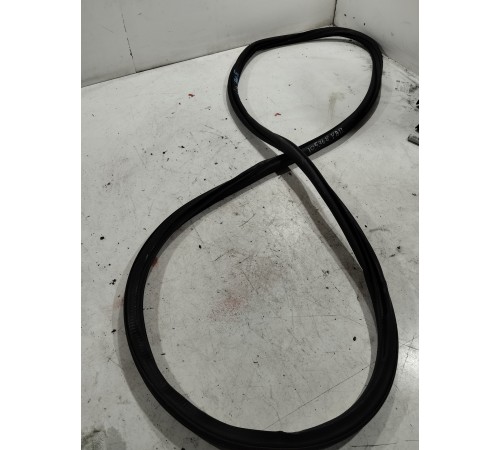 Уплотнитель двери(задний правый)