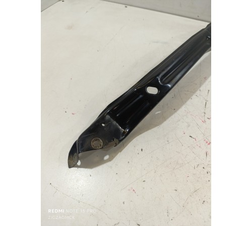 Кронштейн фары правый