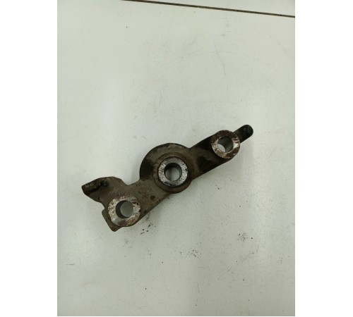 Кронштейн передний левый