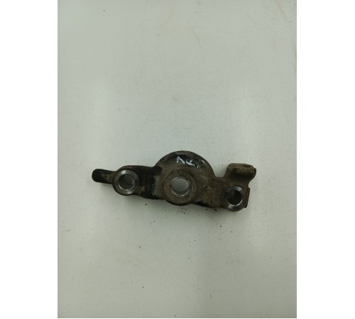 Кронштейн передний левый