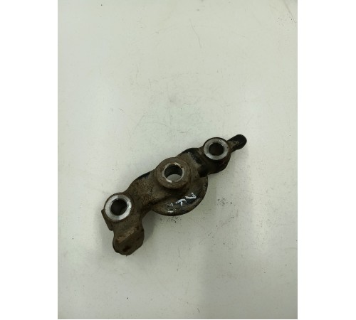 Кронштейн передний левый