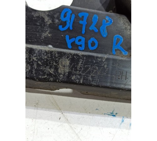 Кронштейн усилителя заднего бампера (правый)