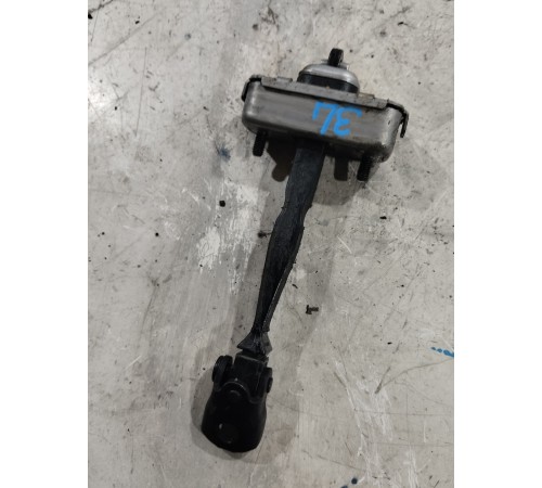 Ограничитель двери задний левый