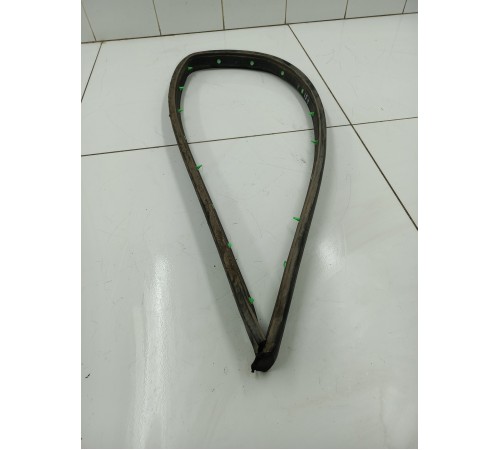 Уплотнитель на порог левый 