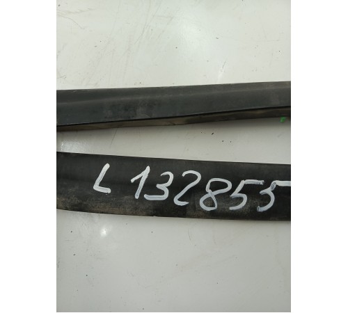 Уплотнитель на порог левый 