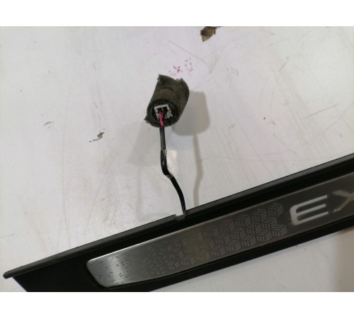 Накладка порога передняя правая