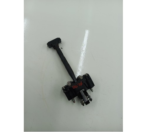 Ограничитель двери задний правый