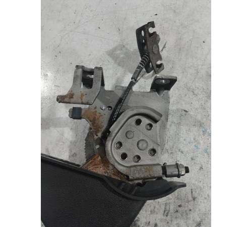 Рычаг стояночного тормоза (ручник)