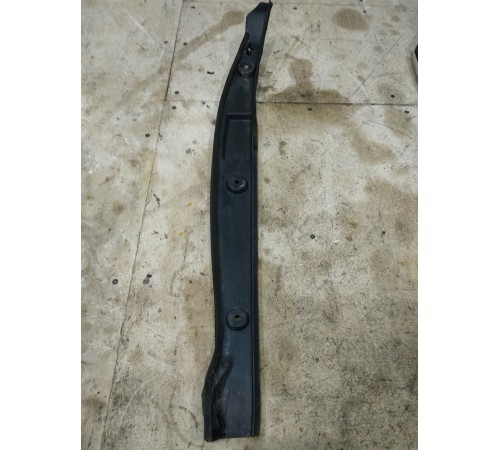 Накладка переднего левого крыла