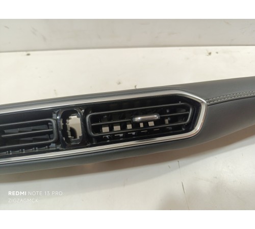 Декоративная накладка торпедо с дефлектором