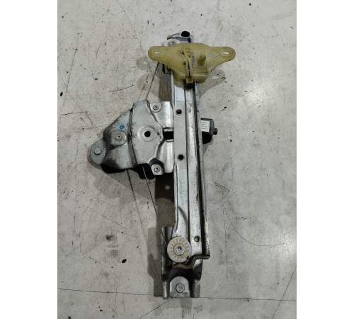 Стеклоподъемник (задний левый)