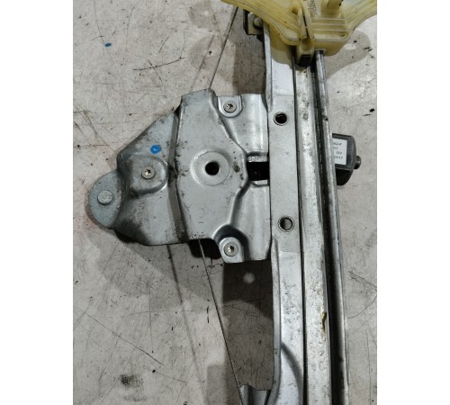 Стеклоподъемник (задний левый)