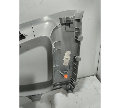 Обшивка задней стойки (правая верхняя)