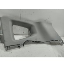 Обшивка задней стойки (правая верхняя)