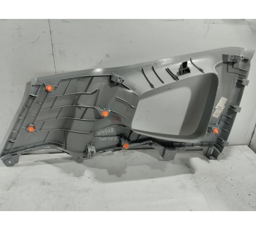 Обшивка задней стойки (правая верхняя)