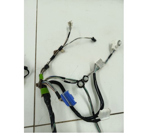 Проводка двери передней левой