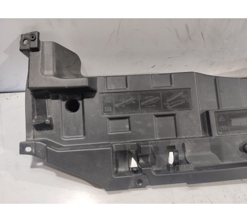 Кронштейн (накладка) пола багажника