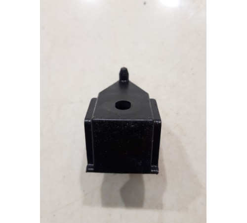 Защелка крепление фары