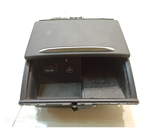 Бардачок центральной консоли