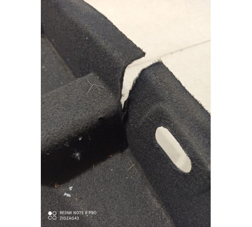 Лоток багажника